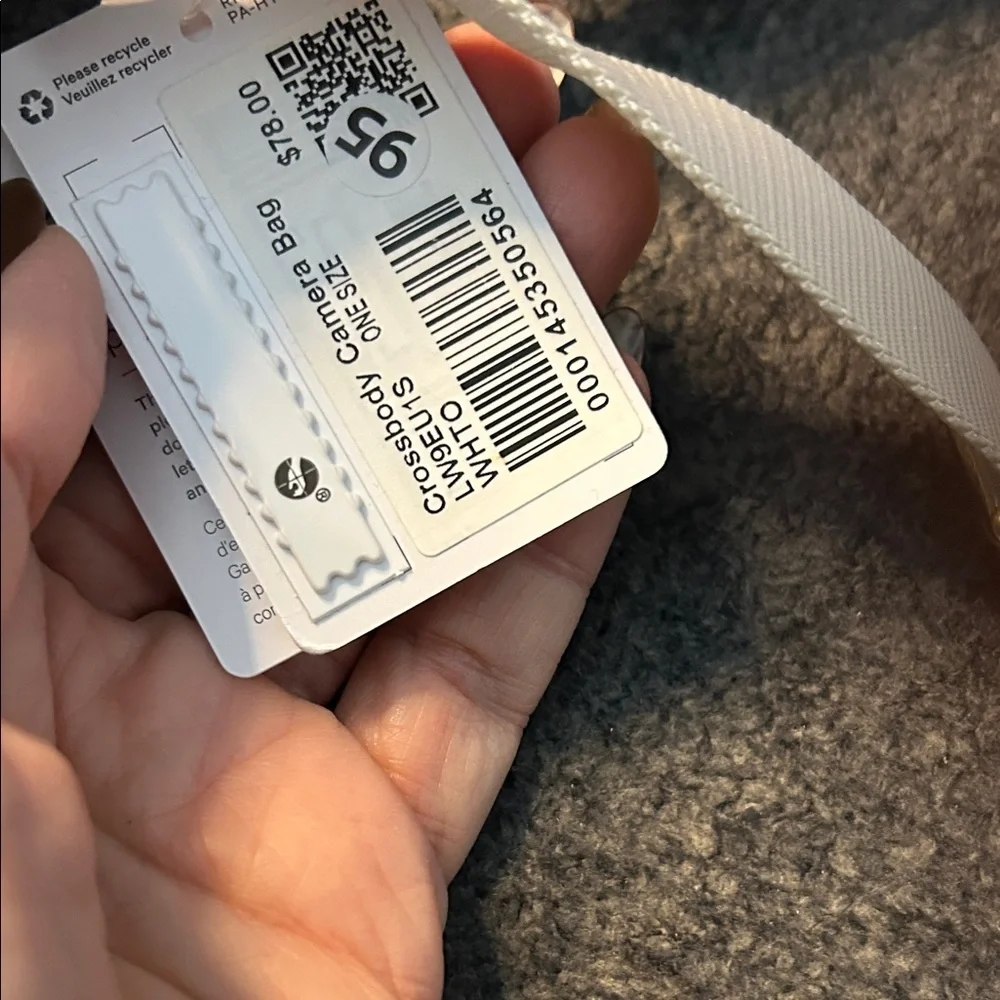 Lululemon Athletica NWT CAMERA Bag